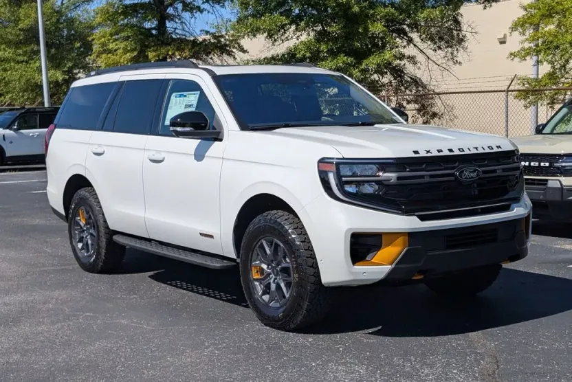 2025 Ford Expedition photo 1