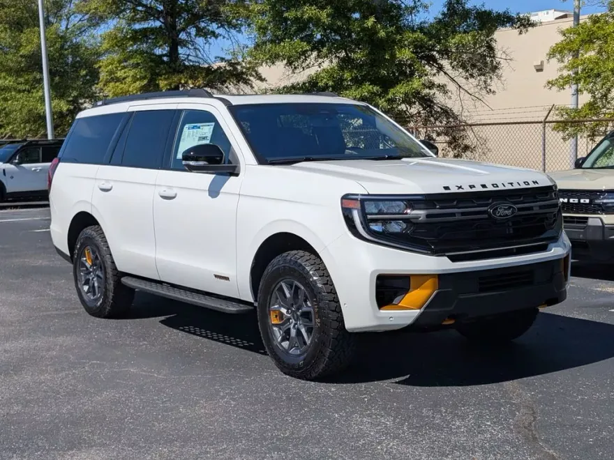 2025 Ford Expedition photo 1
