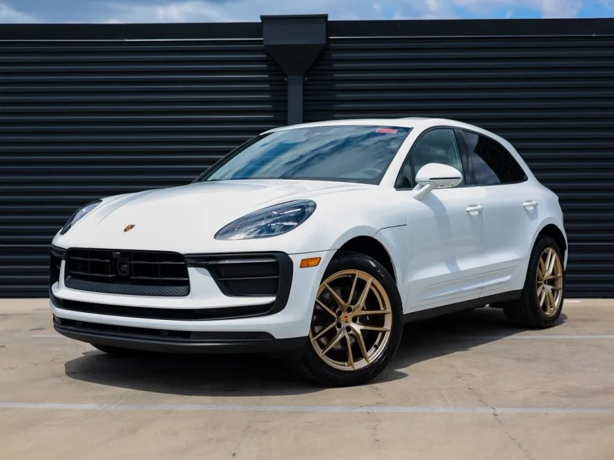 2025 Porsche Macan Base photo 1