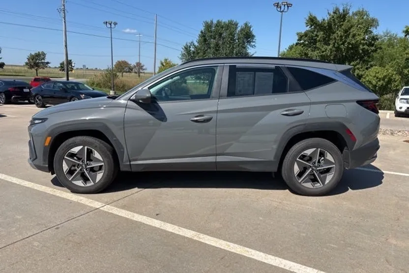2025 Hyundai Tucson SEL photo 1