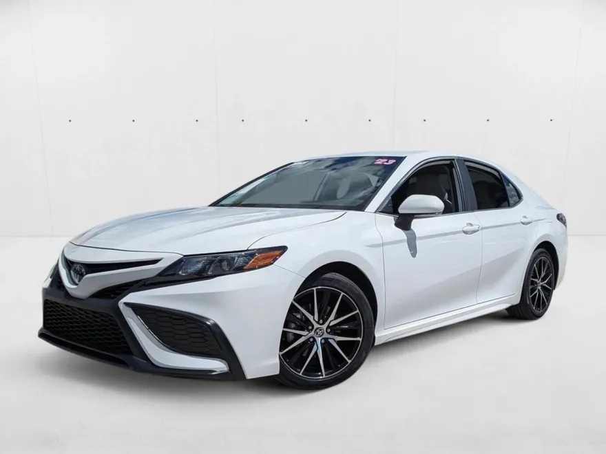 2023 Toyota Camry SE photo 1