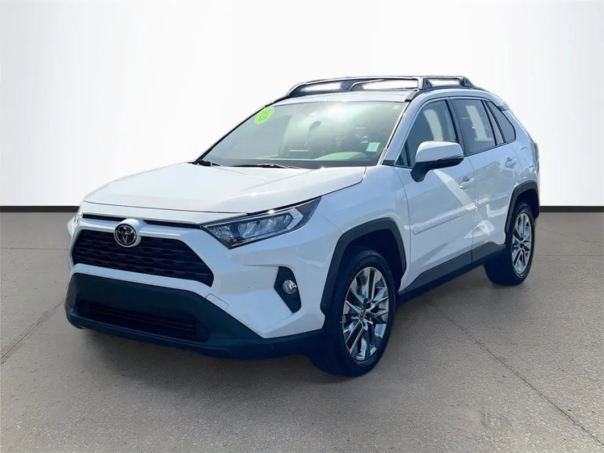2020 Toyota RAV4 XLE Premium photo 1