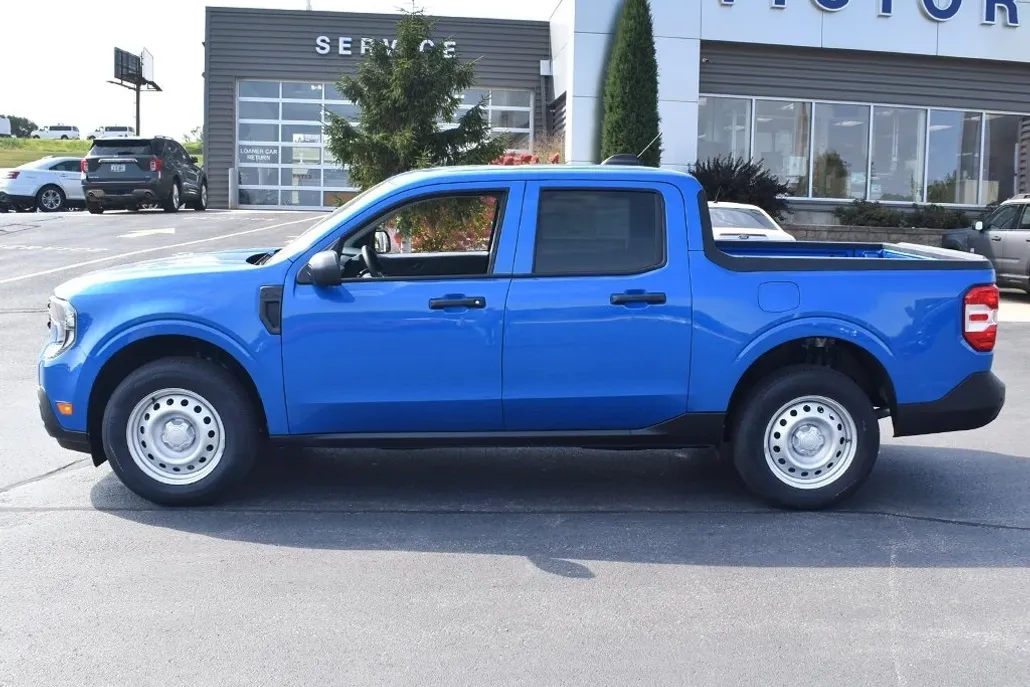 2025 Ford Maverick XL photo 1