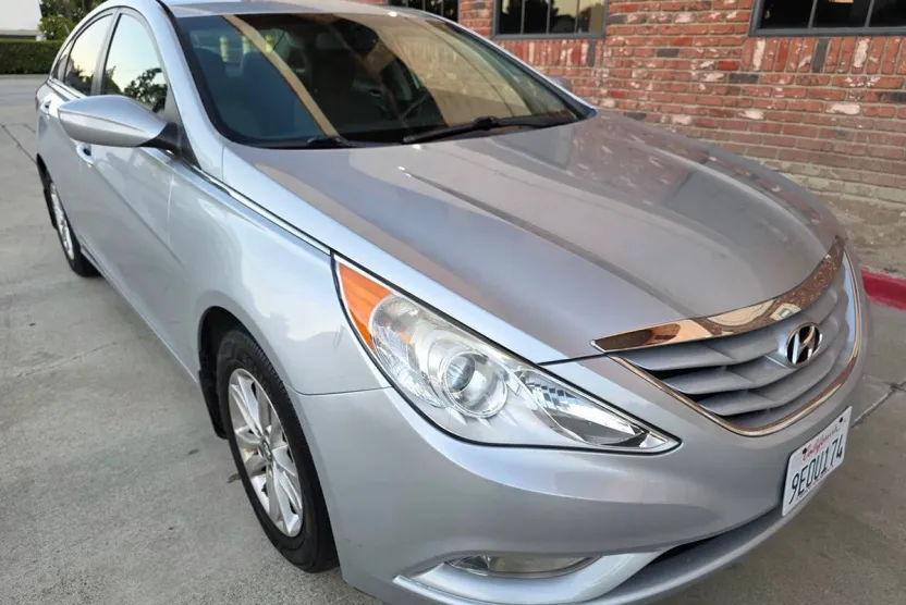 2013 Hyundai Sonata GLS photo 1