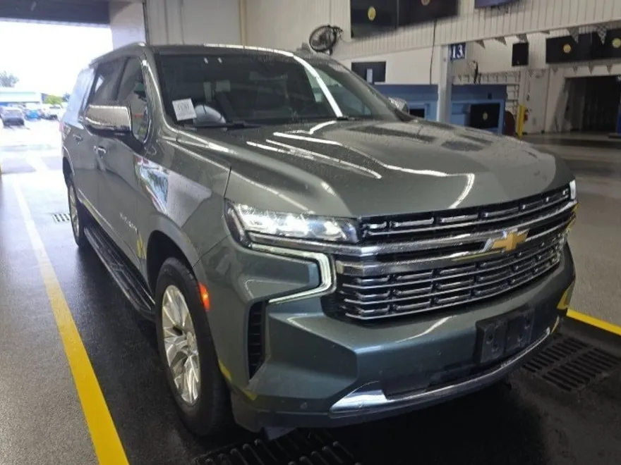 2023 Chevrolet Suburban Premier photo 1