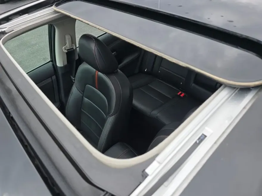 2024 Nissan Sentra SR photo 1