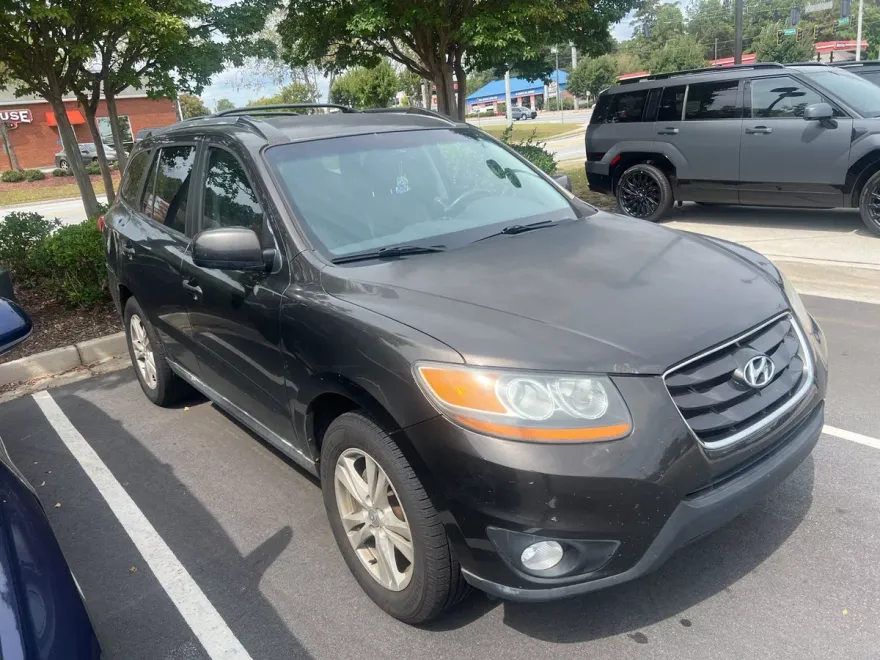 2011 Hyundai Santa Fe SE photo 1