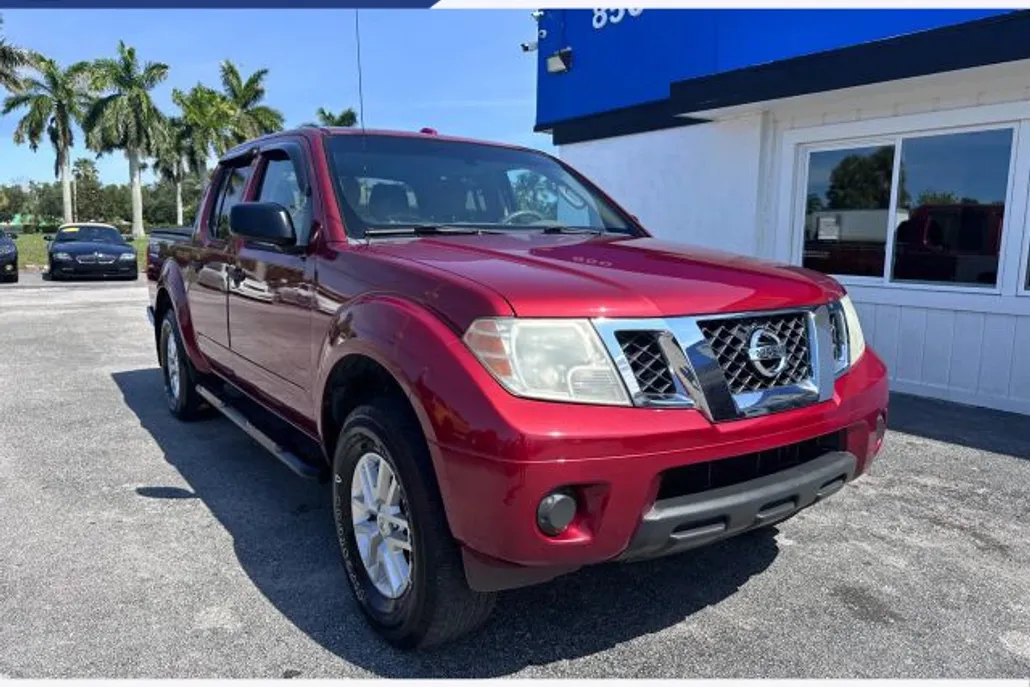 2015 Nissan Frontier Crew Cab SV photo 1