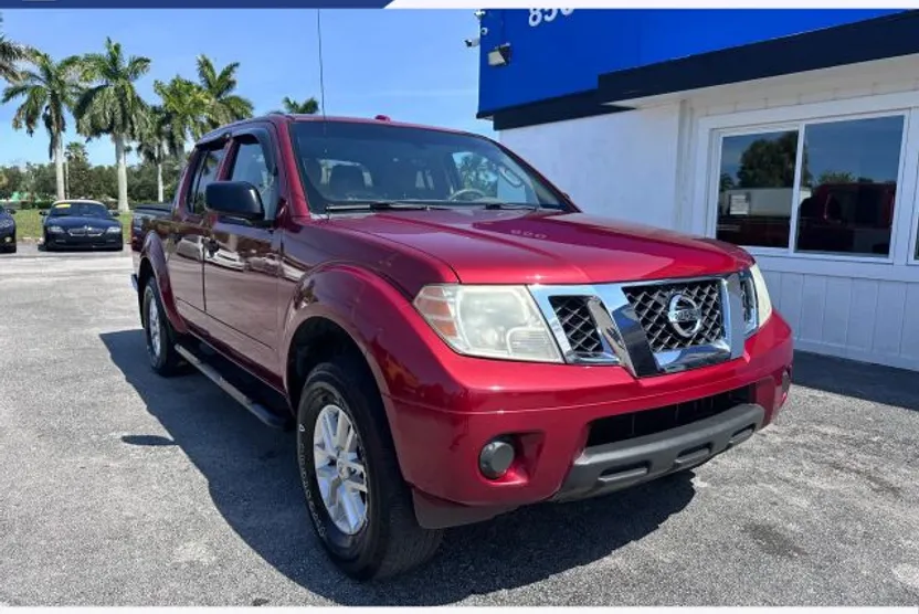 2015 Nissan Frontier Crew Cab SV photo 1
