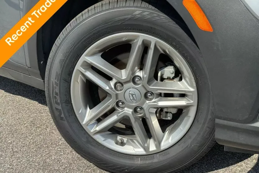 2023 Hyundai Kona SE photo 1