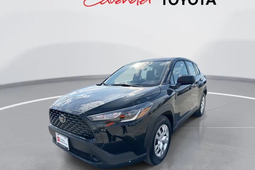 2025 Toyota Corolla Cross L photo 1