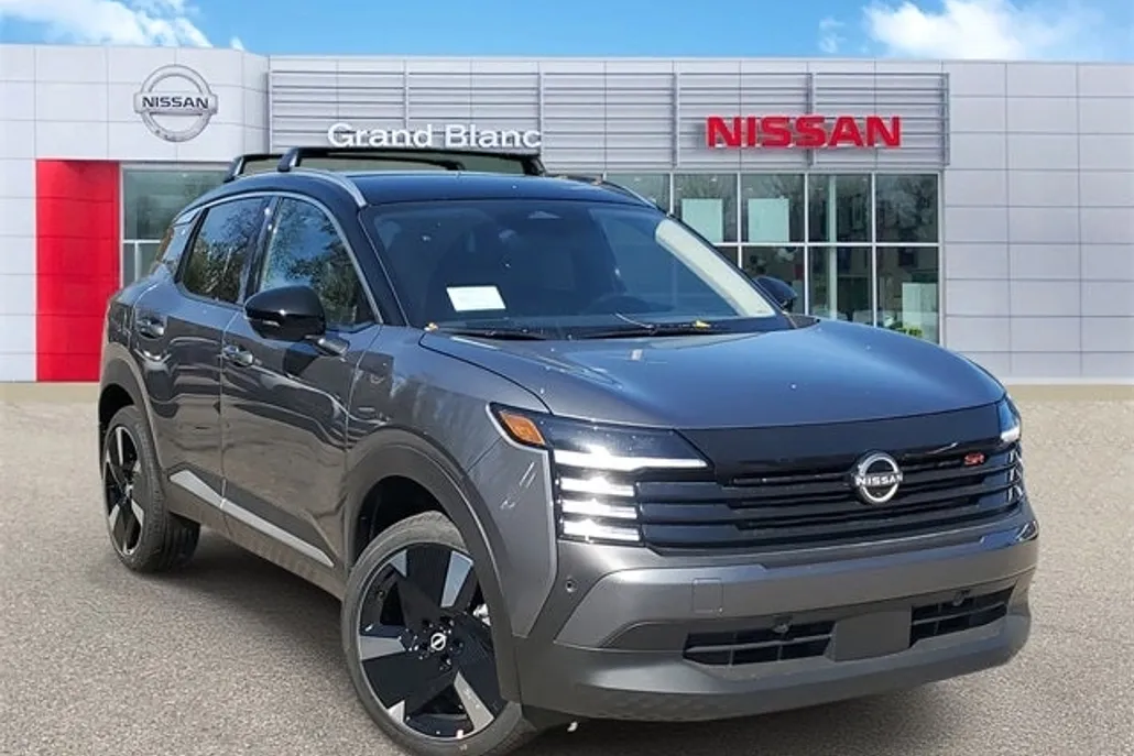 2026 Nissan Kicks SR photo 1