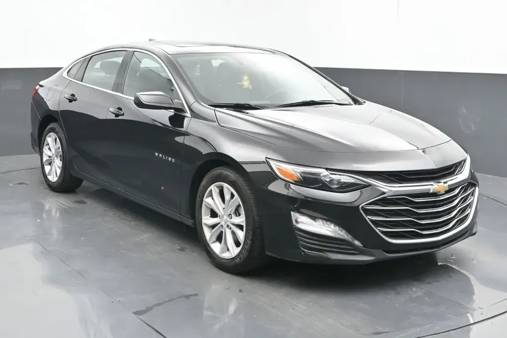 2024 Chevrolet Malibu 1LT photo 1