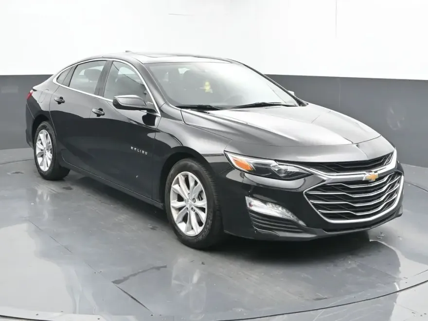 2024 Chevrolet Malibu 1LT photo 1