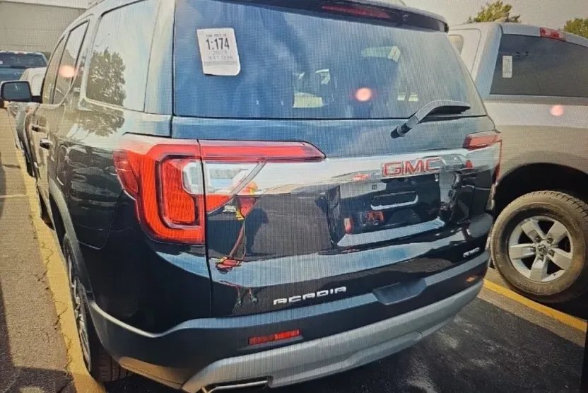 2023 Gmc Acadia SLT photo 1