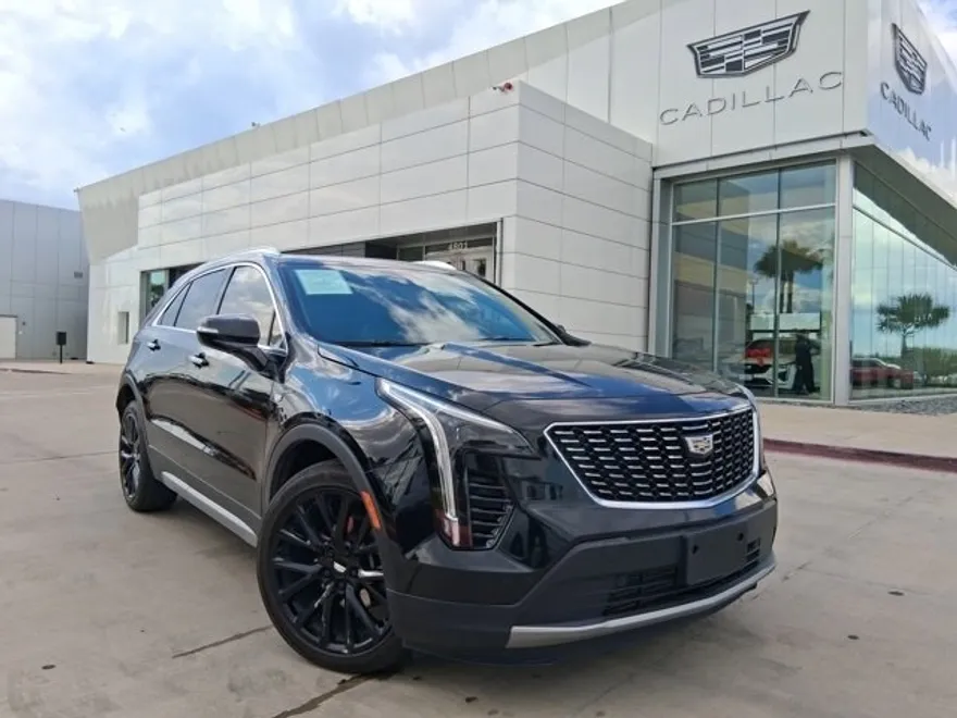 2023 Cadillac XT4 Premium Luxury photo 1