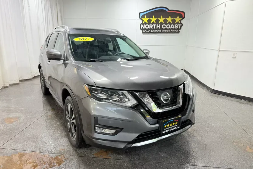 2017 Nissan Rogue SL AWD photo 1