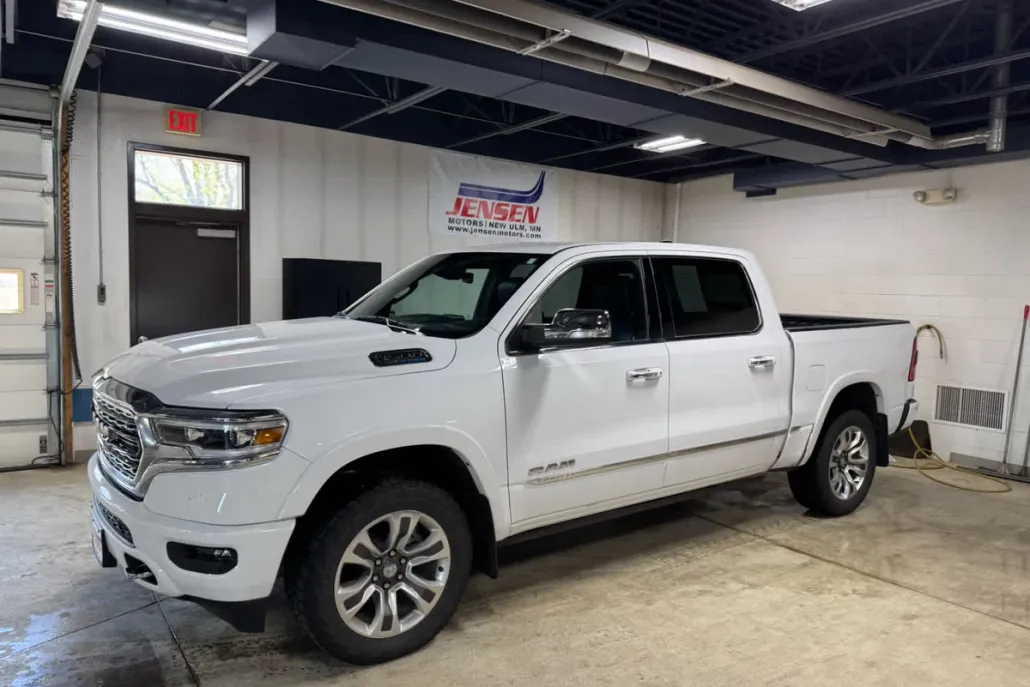 2022 Ram 1500 Limited photo 1