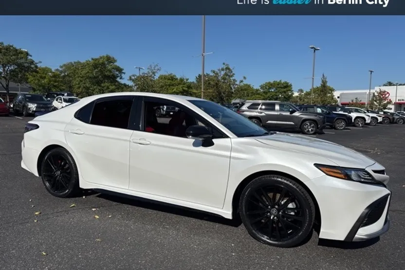 2023 Toyota Camry XSE photo 1