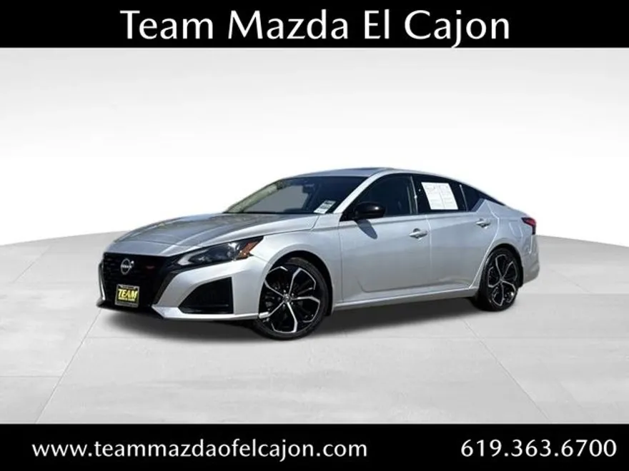 2023 Nissan Altima 2.5 SR photo 1