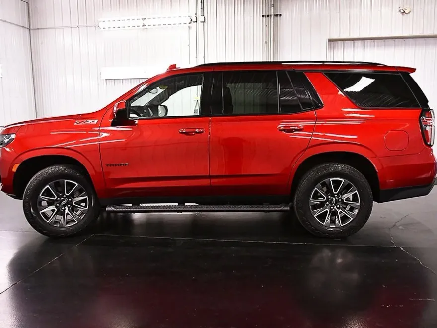 2023 Chevrolet Tahoe Z71 photo 1