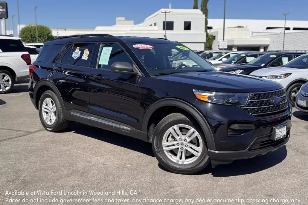 2022 Ford Explorer XLT photo 1