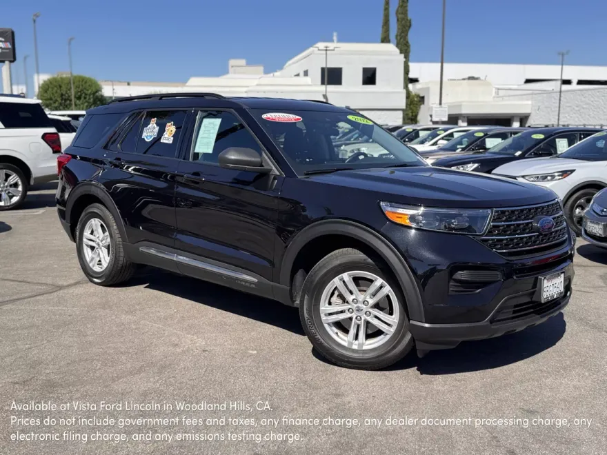 2022 Ford Explorer XLT photo 1