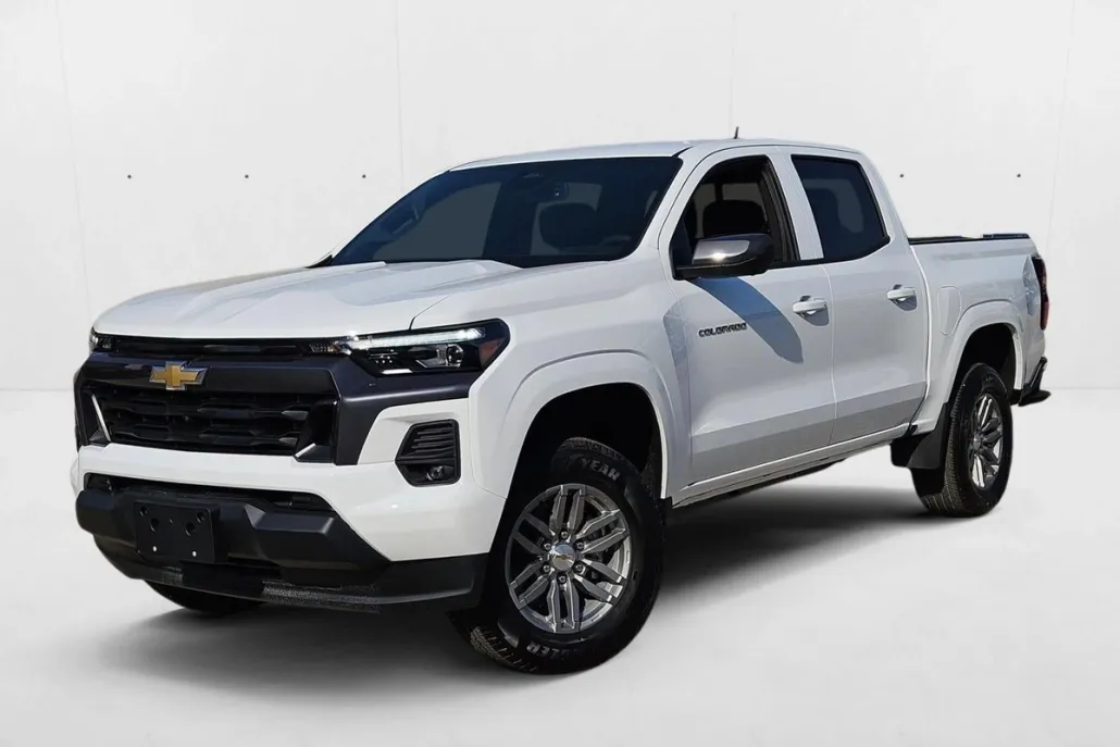 2026 Chevrolet Colorado LT photo 1
