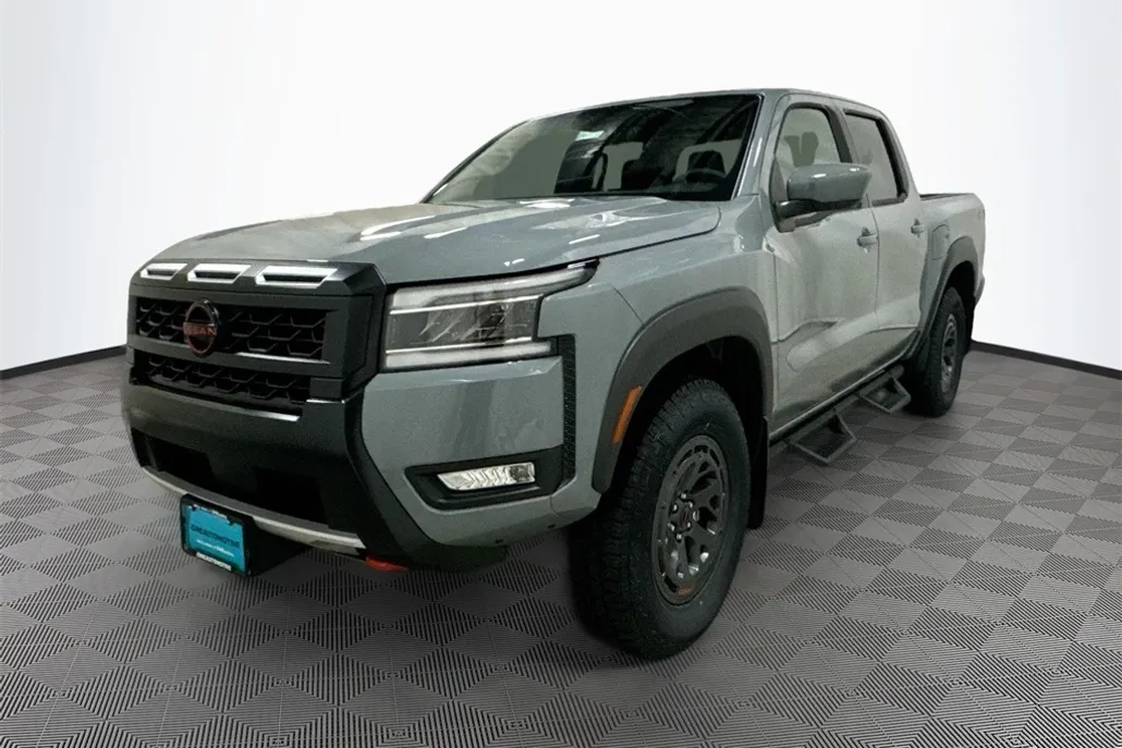 2025 Nissan Frontier PRO-4X photo 1