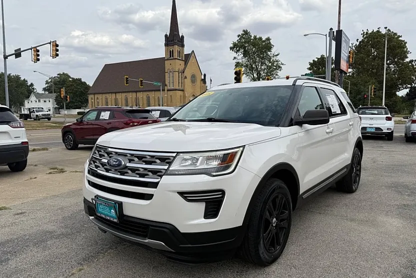 2018 Ford Explorer XLT photo 1