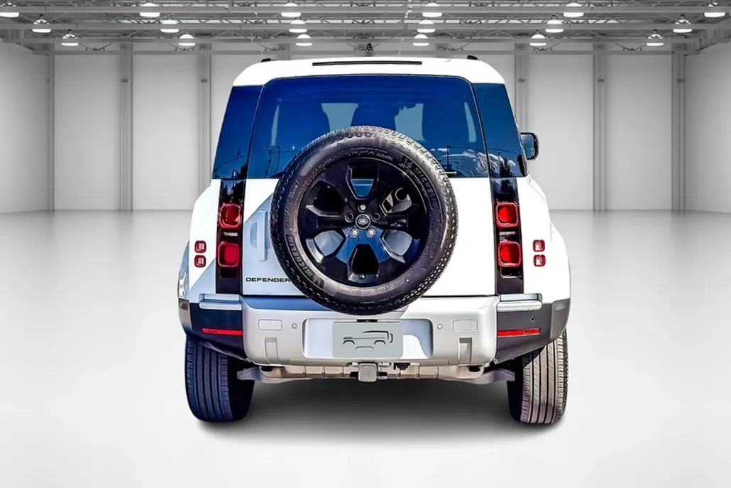 2025 Land Rover Defender 90 S photo 1