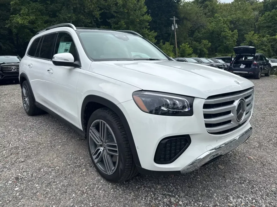 2026 Mercedes Benz GLS 450 4MATIC photo 1