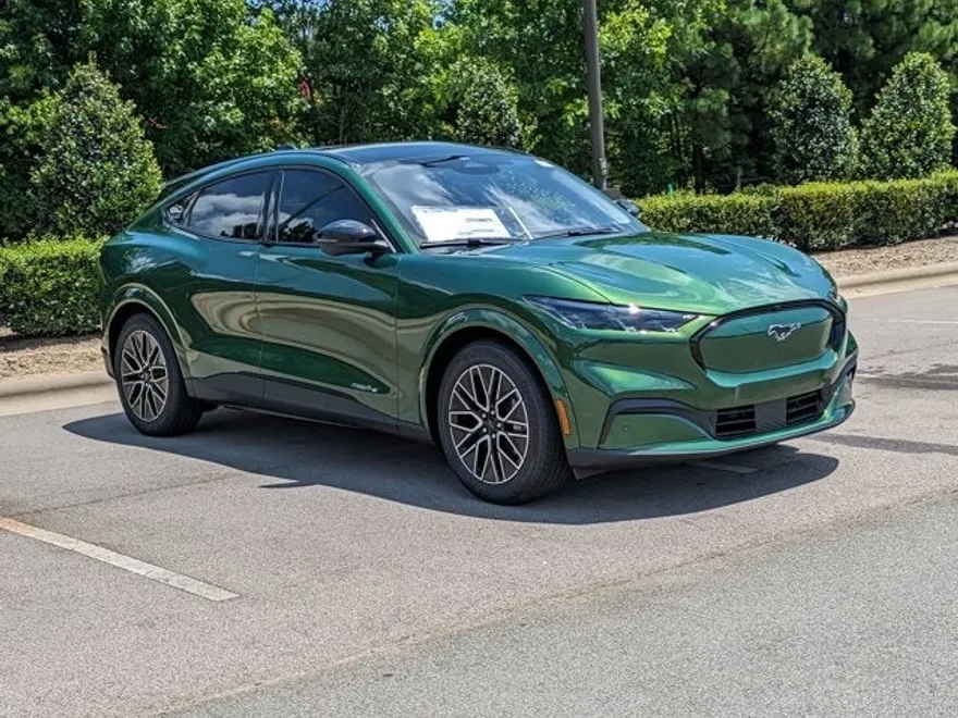 2025 Ford Mustang Mach-E Premium photo 1