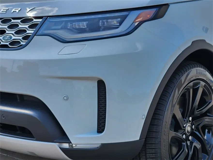 2025 Land Rover Discovery S photo 1