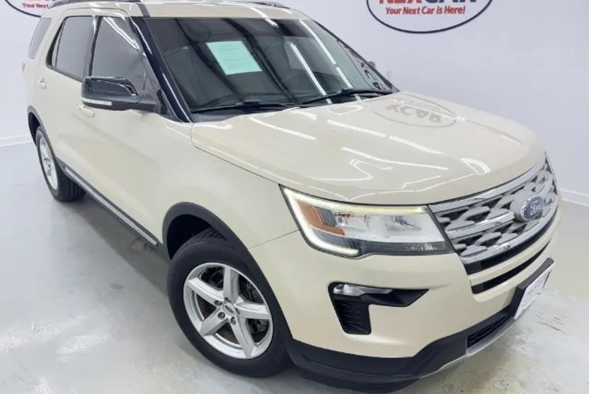 2018 Ford Explorer XLT photo 1