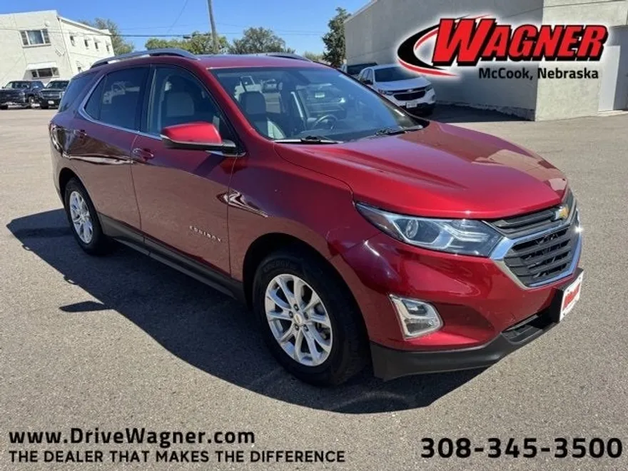2018 Chevrolet Equinox LT photo 1