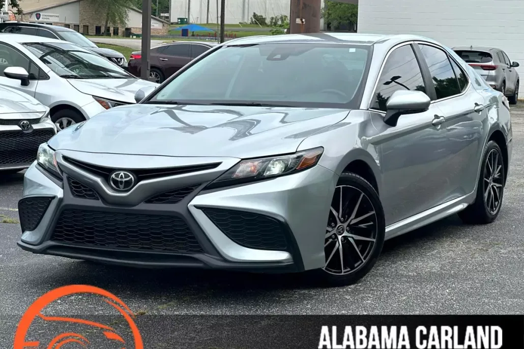 2022 Toyota Camry SE photo 1