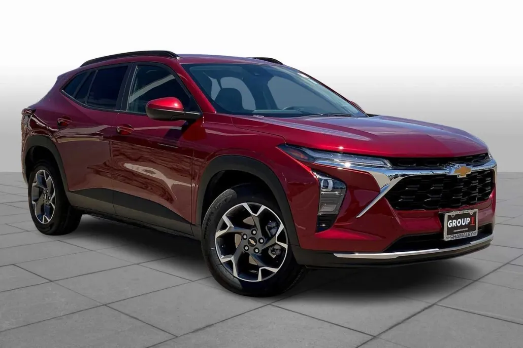 2025 Chevrolet Trax LT photo 1