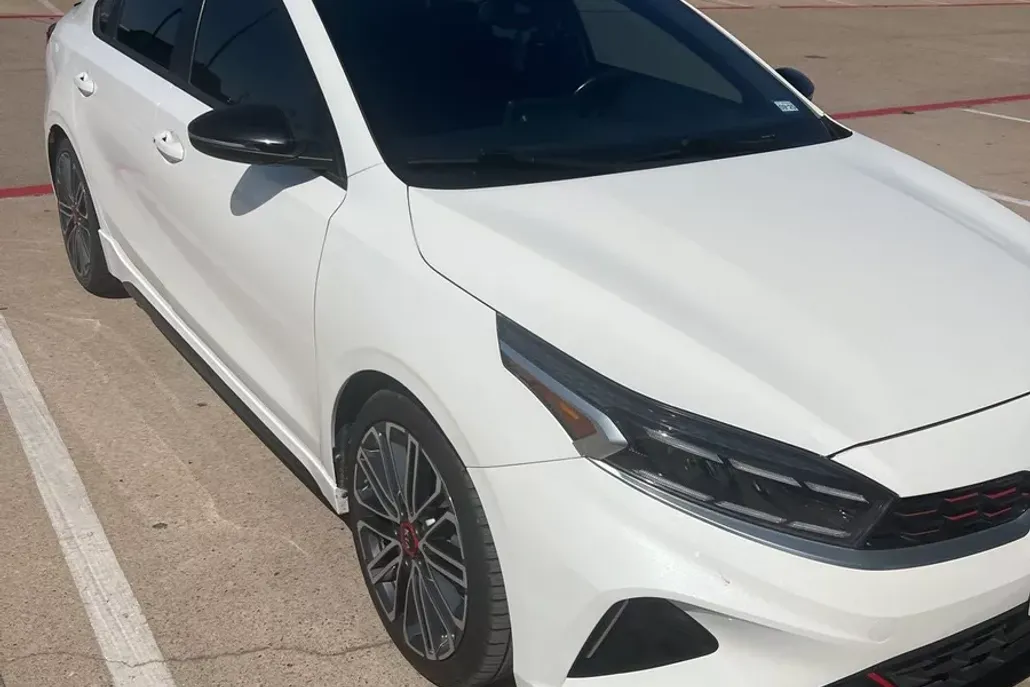 2023 Kia Forte GT photo 1