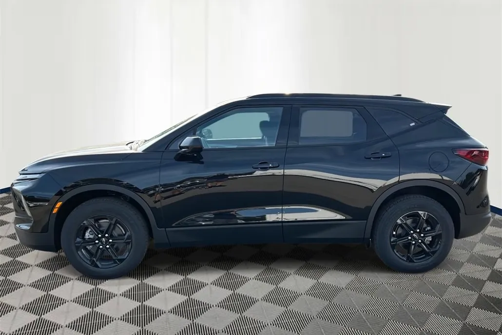 2025 Chevrolet Blazer 2LT photo 1