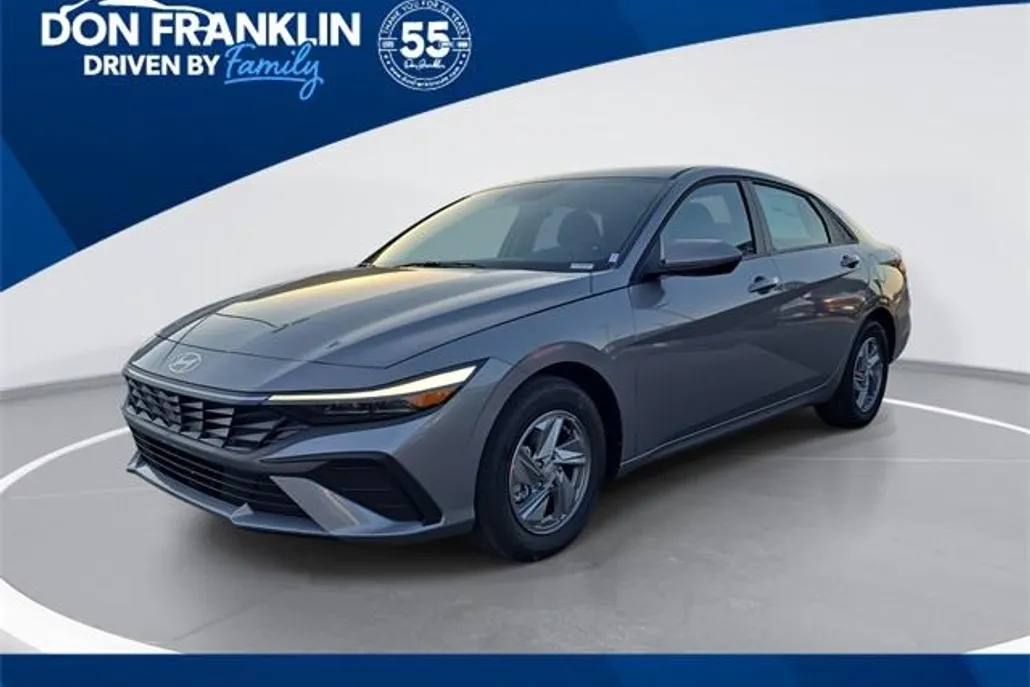2025 Hyundai Elantra SE photo 1