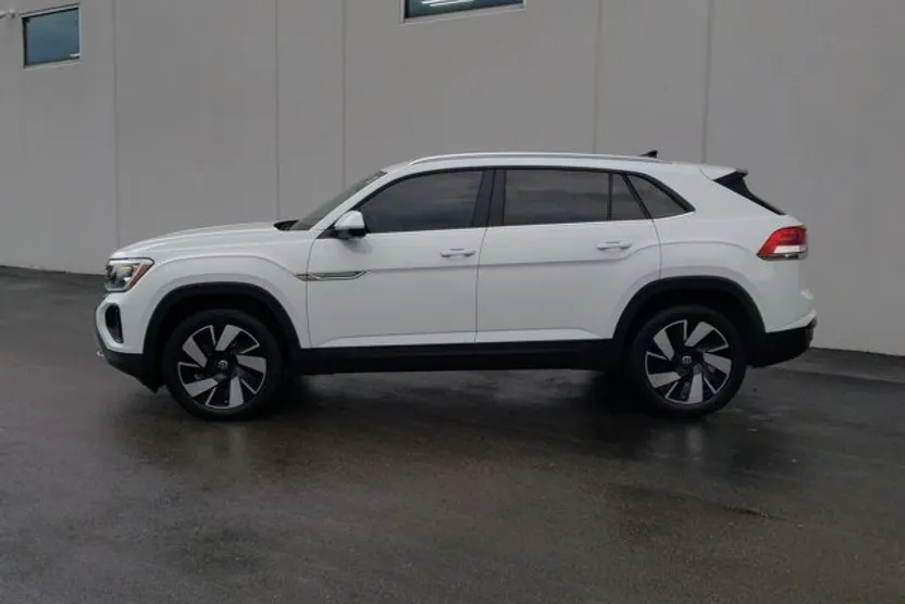 2024 Volkswagen Atlas Cross Sport SE Technology photo 1