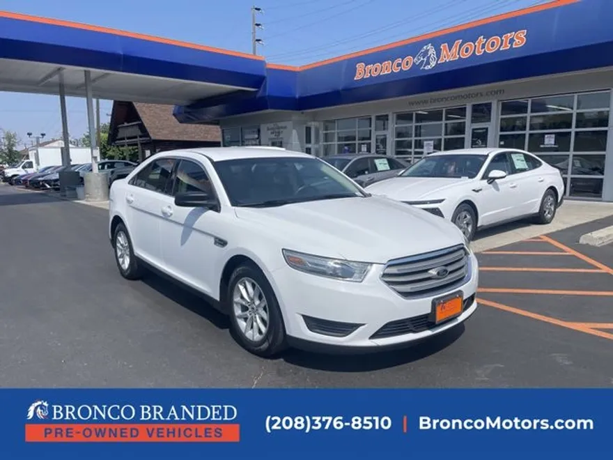 2014 Ford Taurus SE photo 1