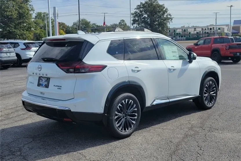 2026 Nissan Rogue Platinum photo 1