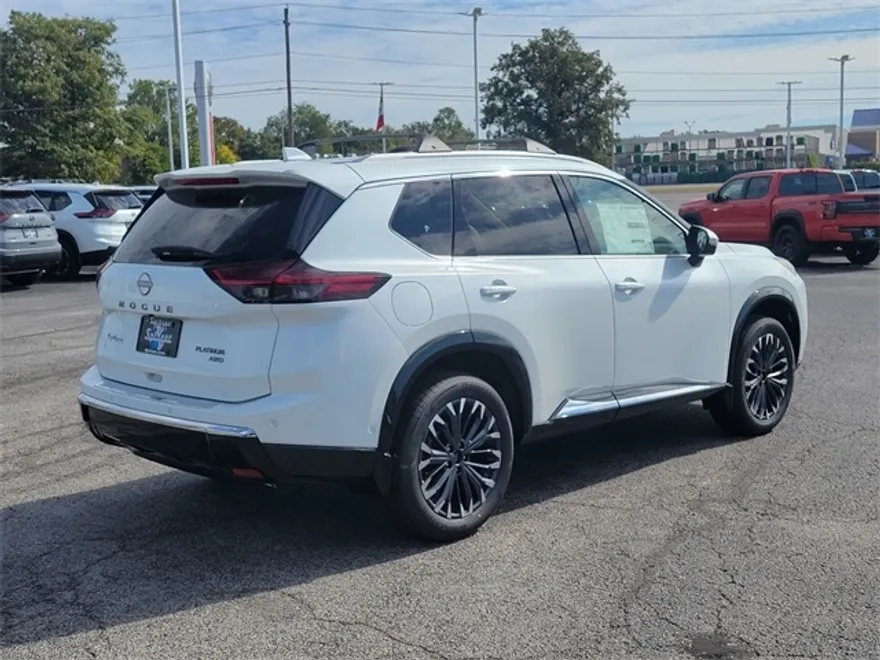 2026 Nissan Rogue Platinum photo 1