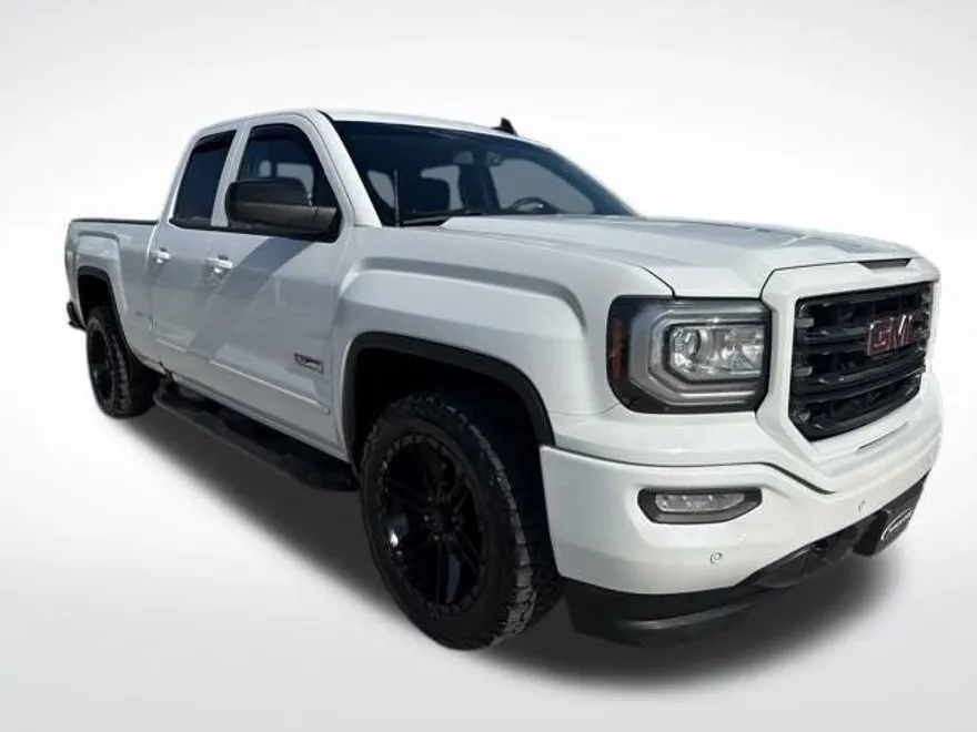 2017 Gmc Sierra 1500 SLT photo 1