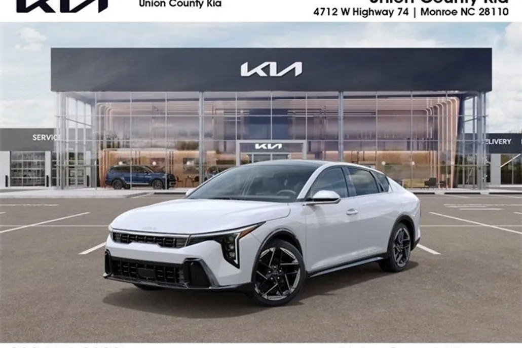2025 Kia K4 GT-Line photo 1