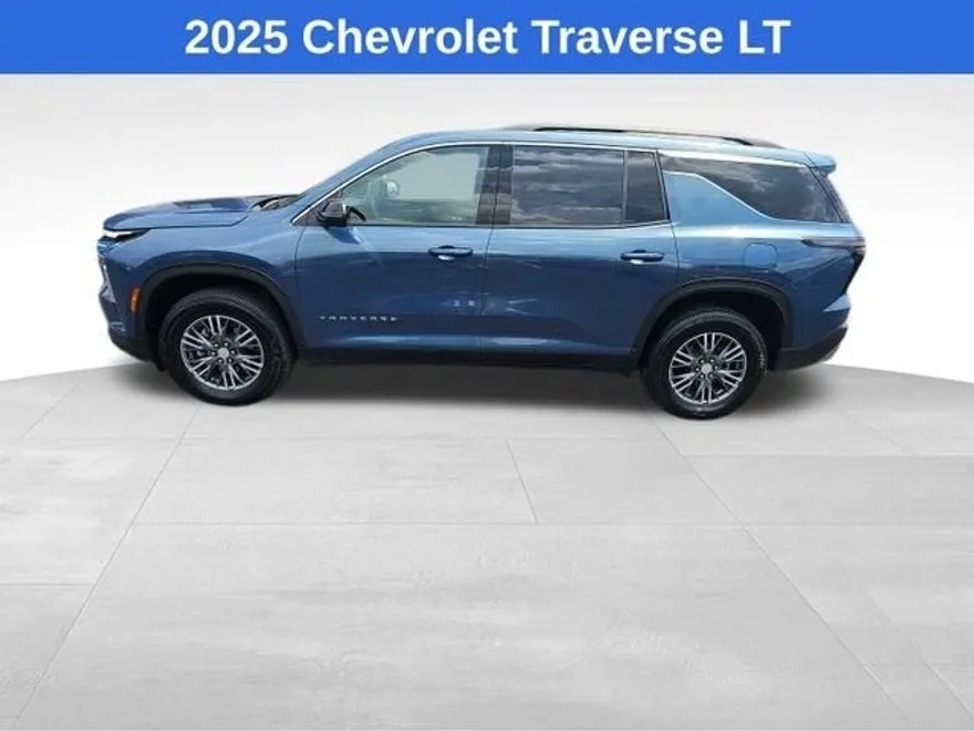 2025 Chevrolet Traverse photo 1