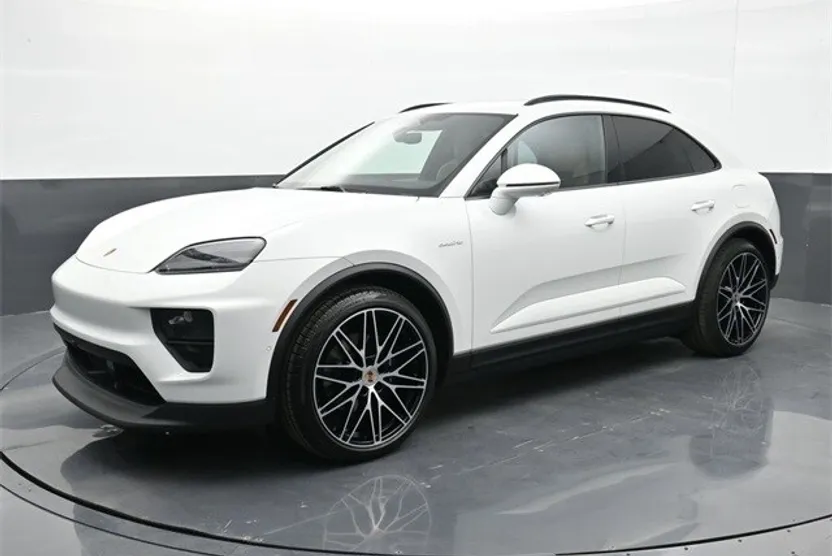 2025 Porsche Macan Electric photo 1