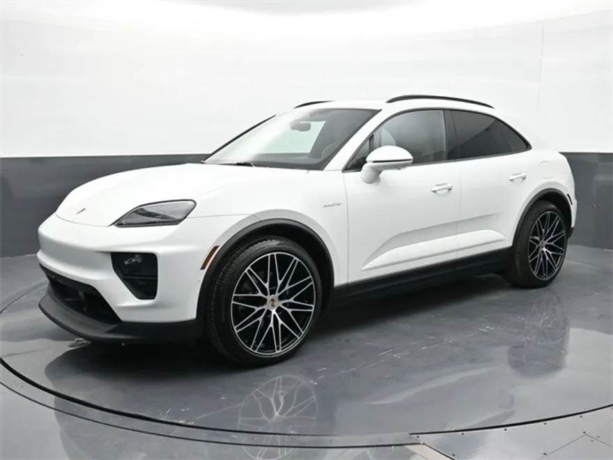 2025 Porsche Macan Electric photo 1